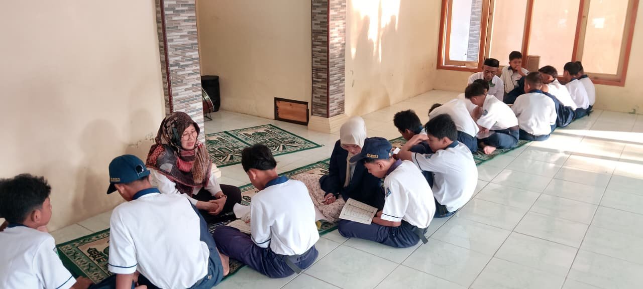 Upaya MTsN 12 Majalengka Berantas Buta Huruf Arab Melalui Program Literasi Pagi